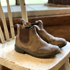 Kids size uk 12 blundstones Canadian size13
